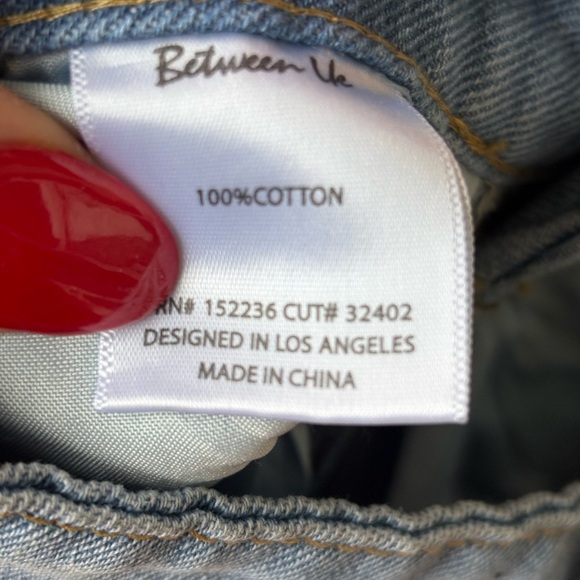 Between Us women’s hearts rhinestones wide led denim jeans raw hem size 0 used - Picture 6 of 9